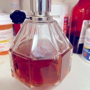 FlowerBomb Perfume